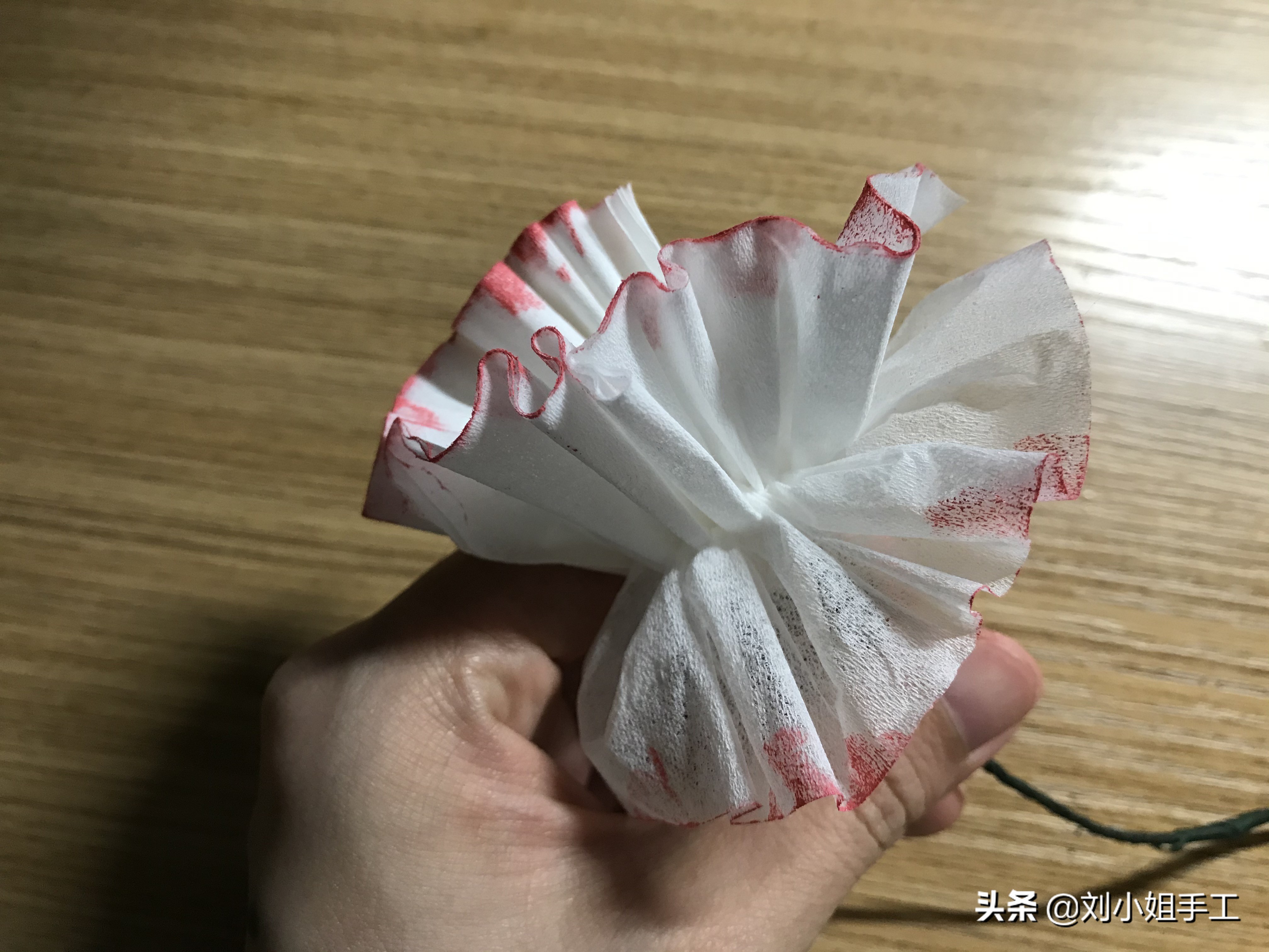 创意花朵手工DIY，用纸巾做出漂亮的花朵，超简单