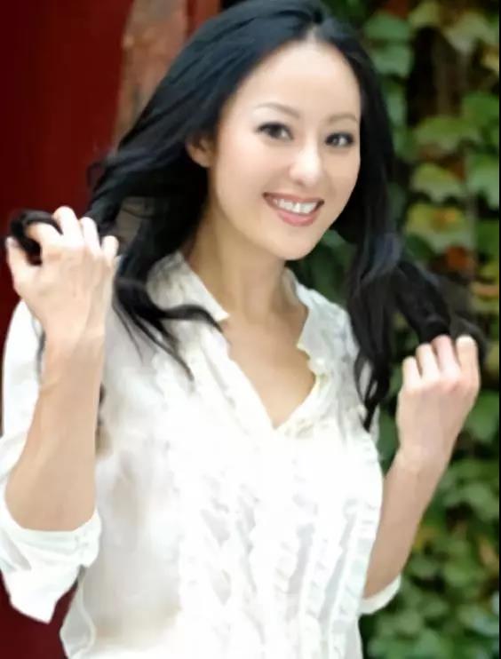 章小蕙破产的原因,章小蕙和钟镇涛现况有联系吗