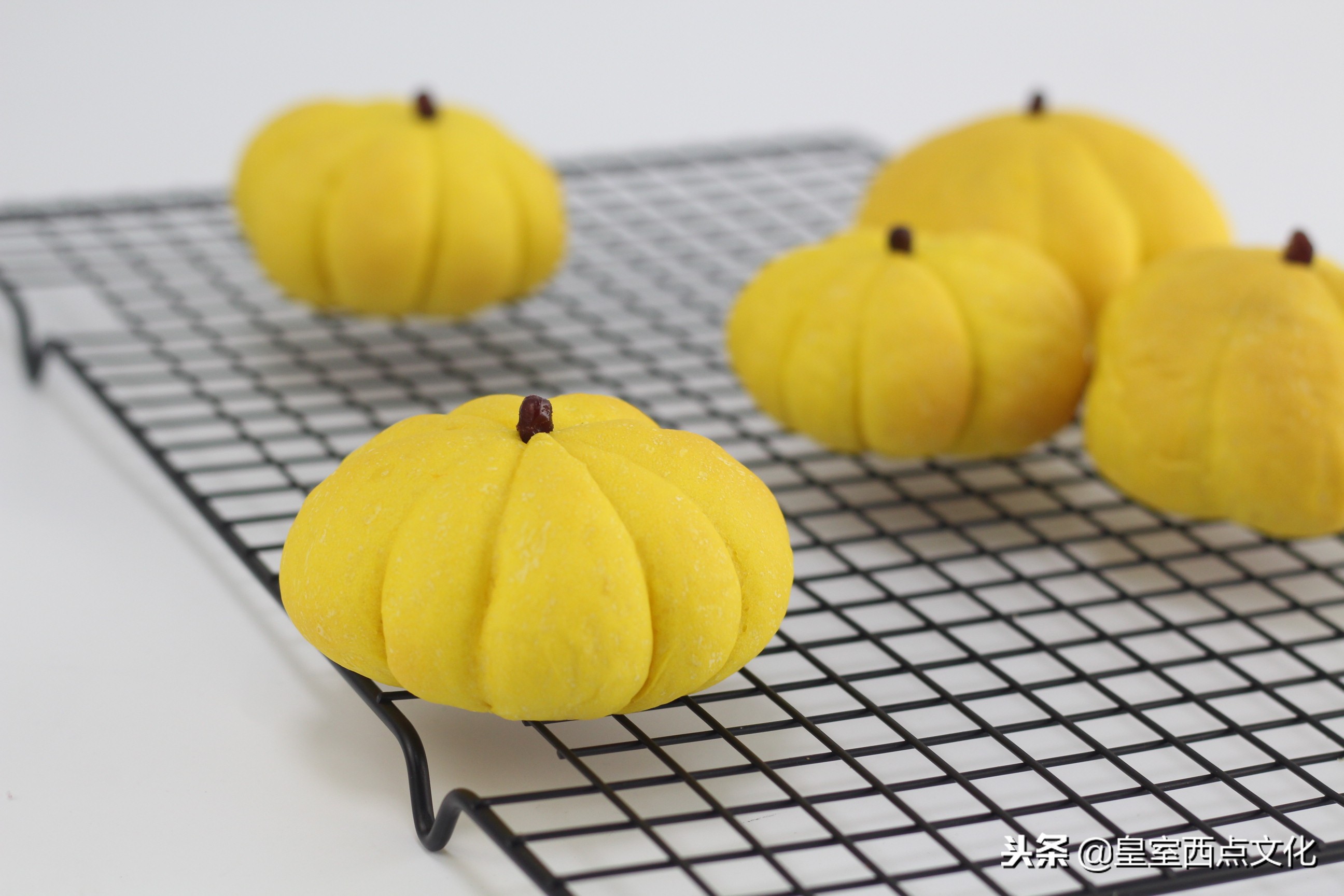 面包糕点零食推荐吃货必备,南瓜面包家庭面包最简单做法