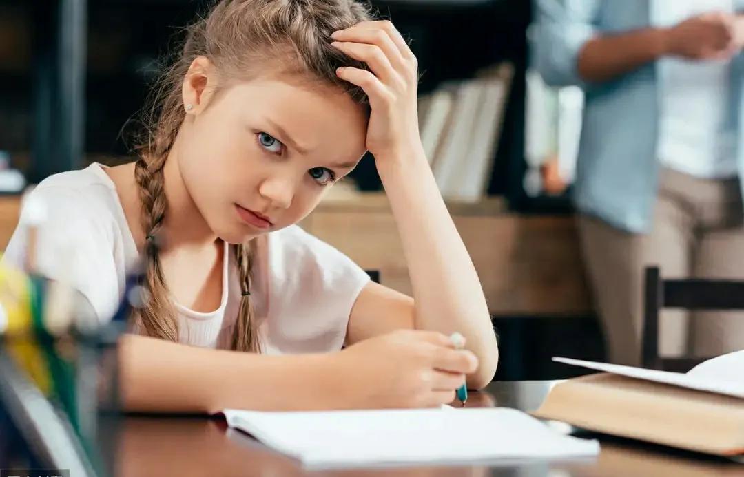 贪玩的孩子该怎么教育,贪玩的孩子怎么教育引导