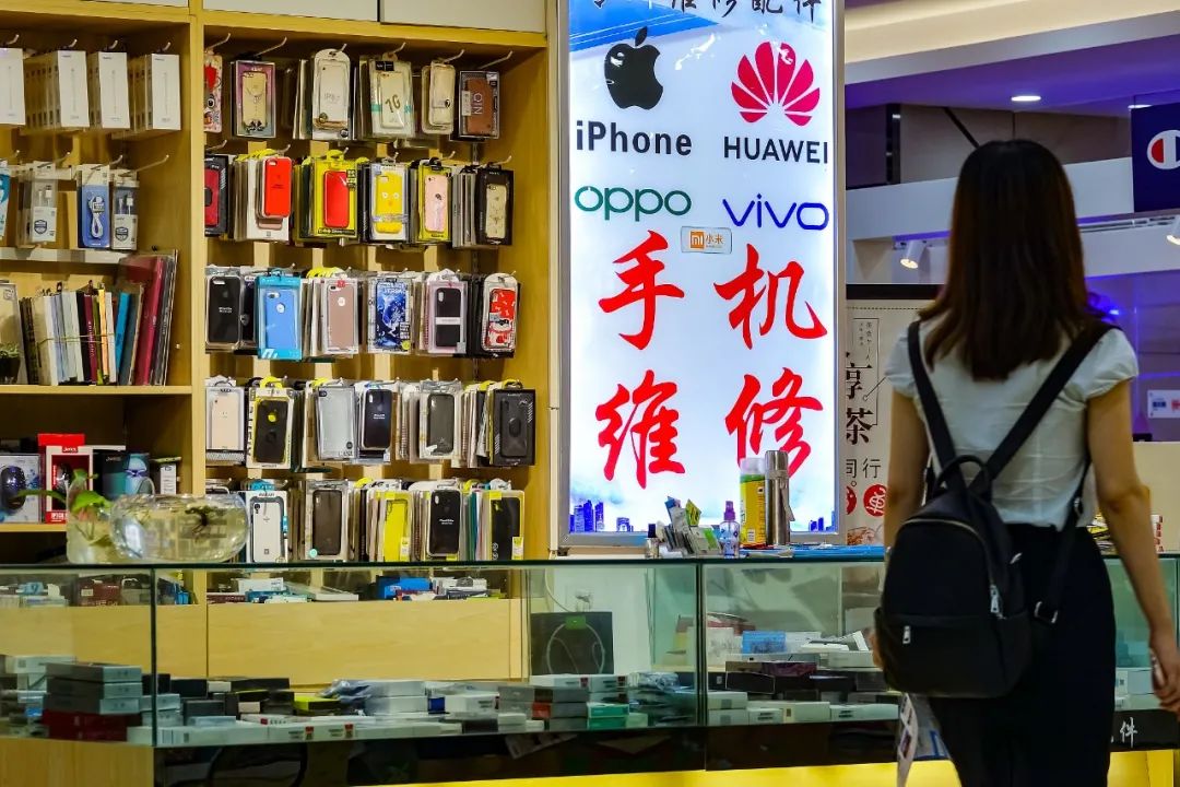 手机上的广告要怎么把它关掉,手机自动弹出广告关也关不掉