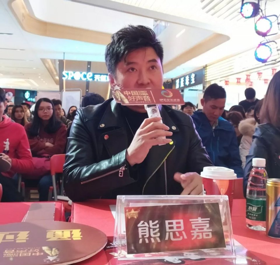 只要你想唱，我们给你舞台。站上舞台，你就是明星。