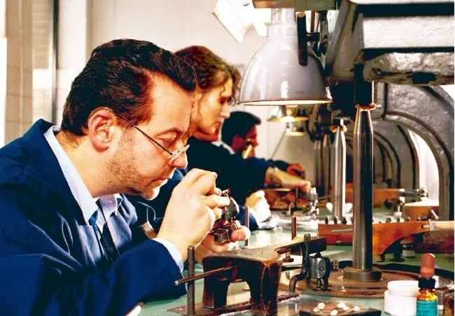 金店一年能有多少利润,大街小巷上的金店是怎么赚钱的