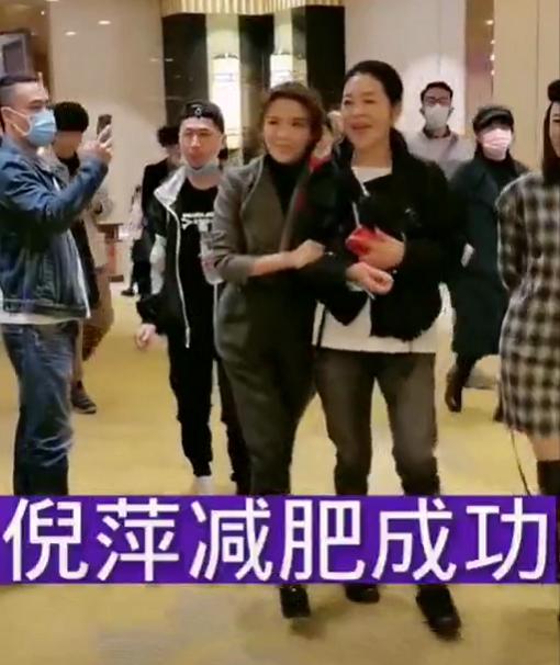 61岁倪萍暴瘦！走路踉跄获朱迅搀扶，身体状态惹网友担忧