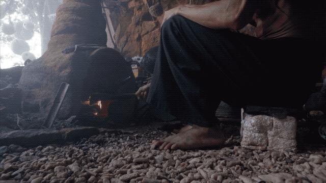 他卖掉豪宅搬进山洞,做出一个全世界风景最好的厕所