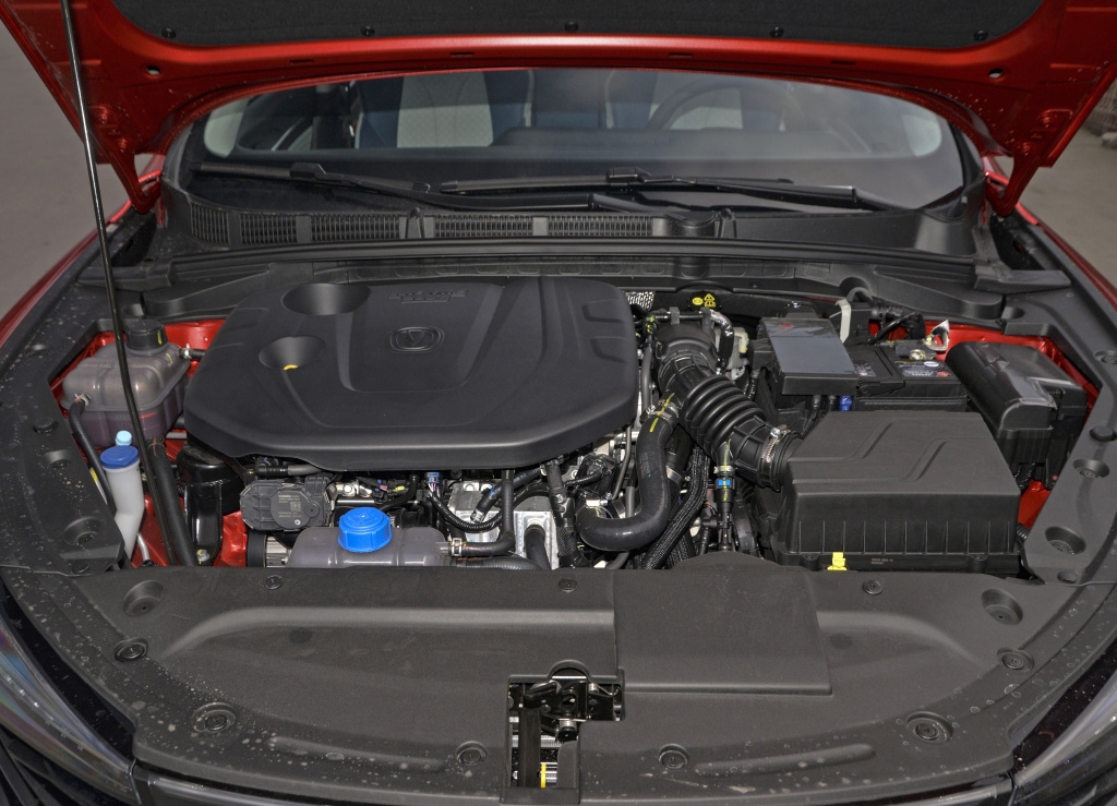 长安逸动山寨哪个车,长安逸动车怎么样大家评价