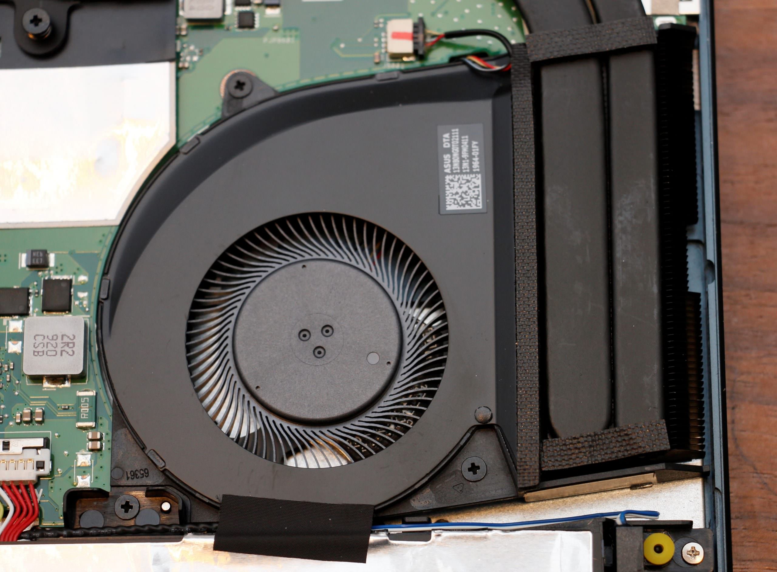 华硕asuszenbook拆屏教程,最强悍的笔记本电脑