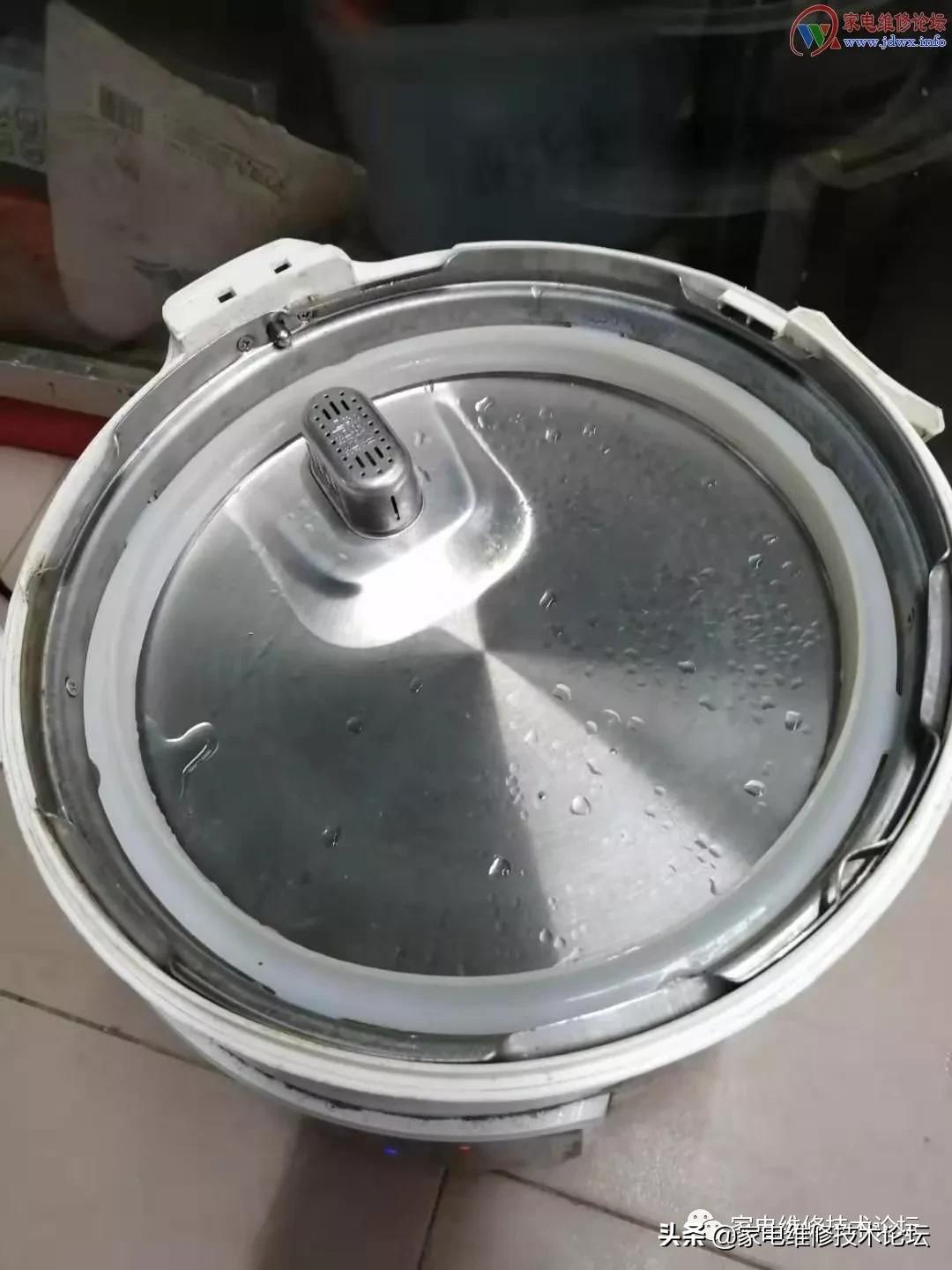 电压力煲四周漏气正常吗,电压力煲漏气是什么原因