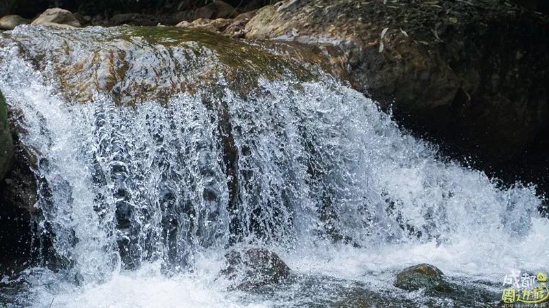 成都周边凉快又可以耍水的地方,成都周边哪有耍水的地方