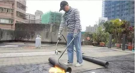 防水卷材正确铺设方法,防水卷材空铺和实铺的利弊