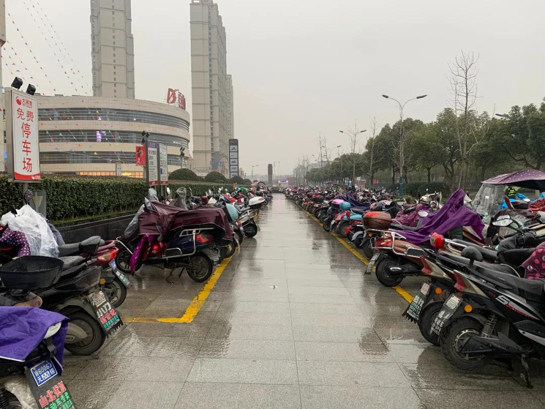 实探购物中心视频,实探132万房子