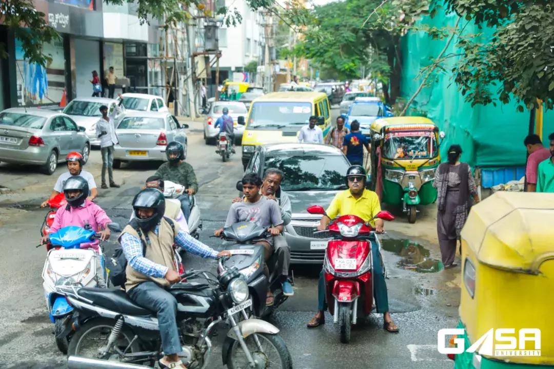 今天的印度照片,现在印度和100年前印度对比