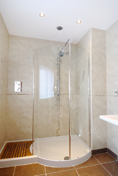 淋浴房尺寸1米乘1米还是1米乘1米1,900*900钻石淋浴房挡水条尺寸