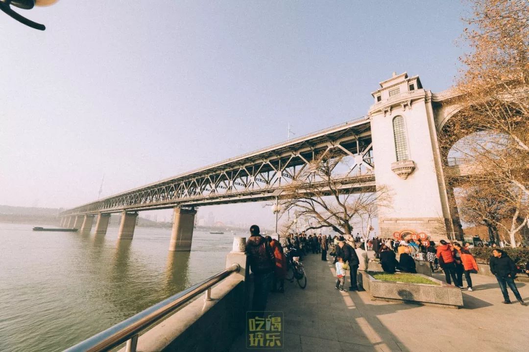 武汉的造桥水平,武汉造桥的视频