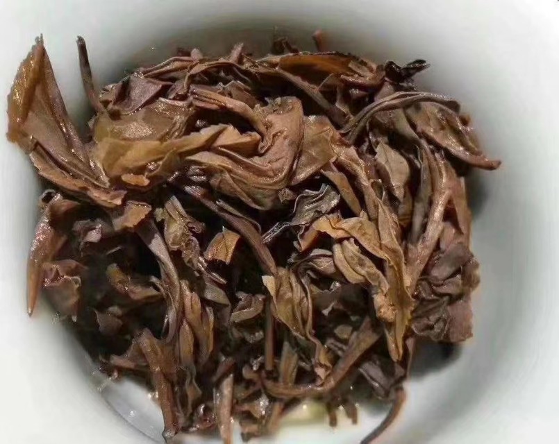 龙园号吉祥茶饼评测,龙园号勐海茶饼