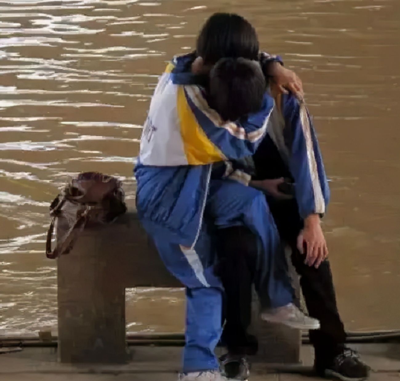 小学生建QQ群，聊天内容让人羞红脸，“无知”惹的祸父母要背锅