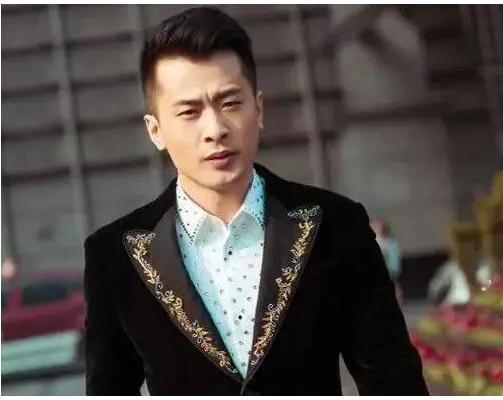 辛巴承认错误了吗,退出演艺圈却否认曝出的黑料