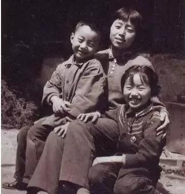 张涵予在娱乐圈的地位,张涵予拍摄听大爷现场唱歌