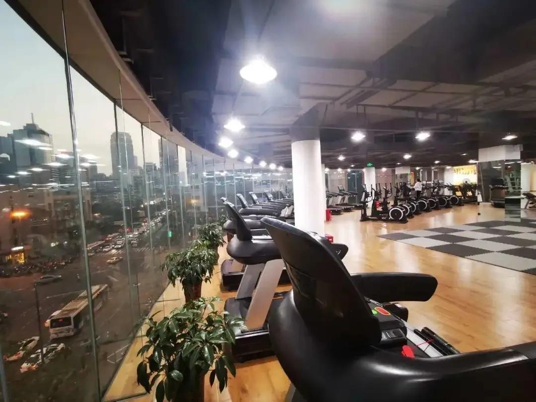 您护人民生命安全,我们愿您身体健康——成都健身机构感恩抗疫天使