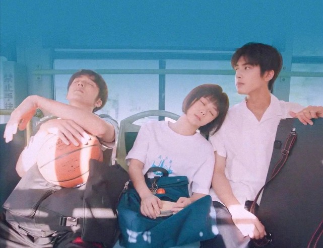 以家人之名喜中带泪,3新生代撑起8.6分剧,李海潮大哭惹心疼