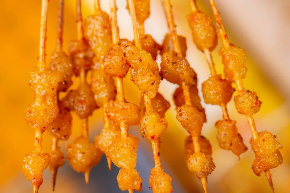 一年能卖出300万串羊肉串,摆摊卖羊肉串一年赚500万