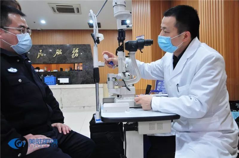 眼镜人在行动|疫情下的「空城」重庆,爱心在蔓延