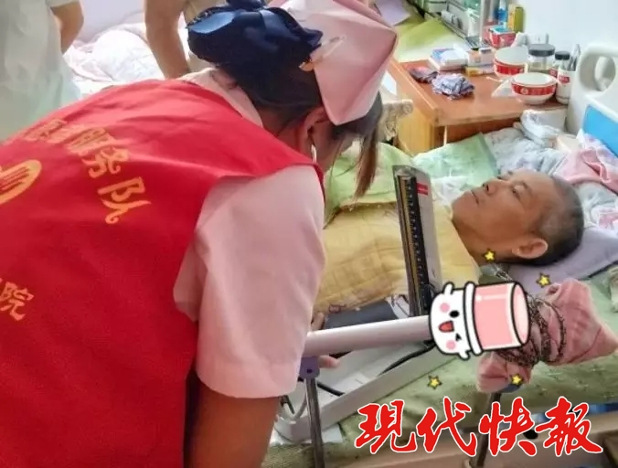 仁爱医生不遗余力的救治患者,救助仁爱医院