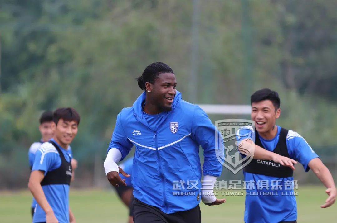 武汉三镇队开启昆明冬训,武汉三镇集训