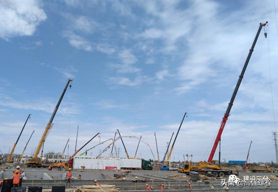 让党旗在企业高高飘扬,让中国革命旗帜高高飘扬