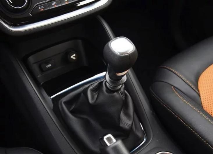 五菱宏光s3新款2022款落地多少钱,五菱宏光s3属于哪种车