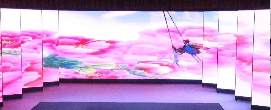 墨子古街观光小火车,中原雪乡晚上