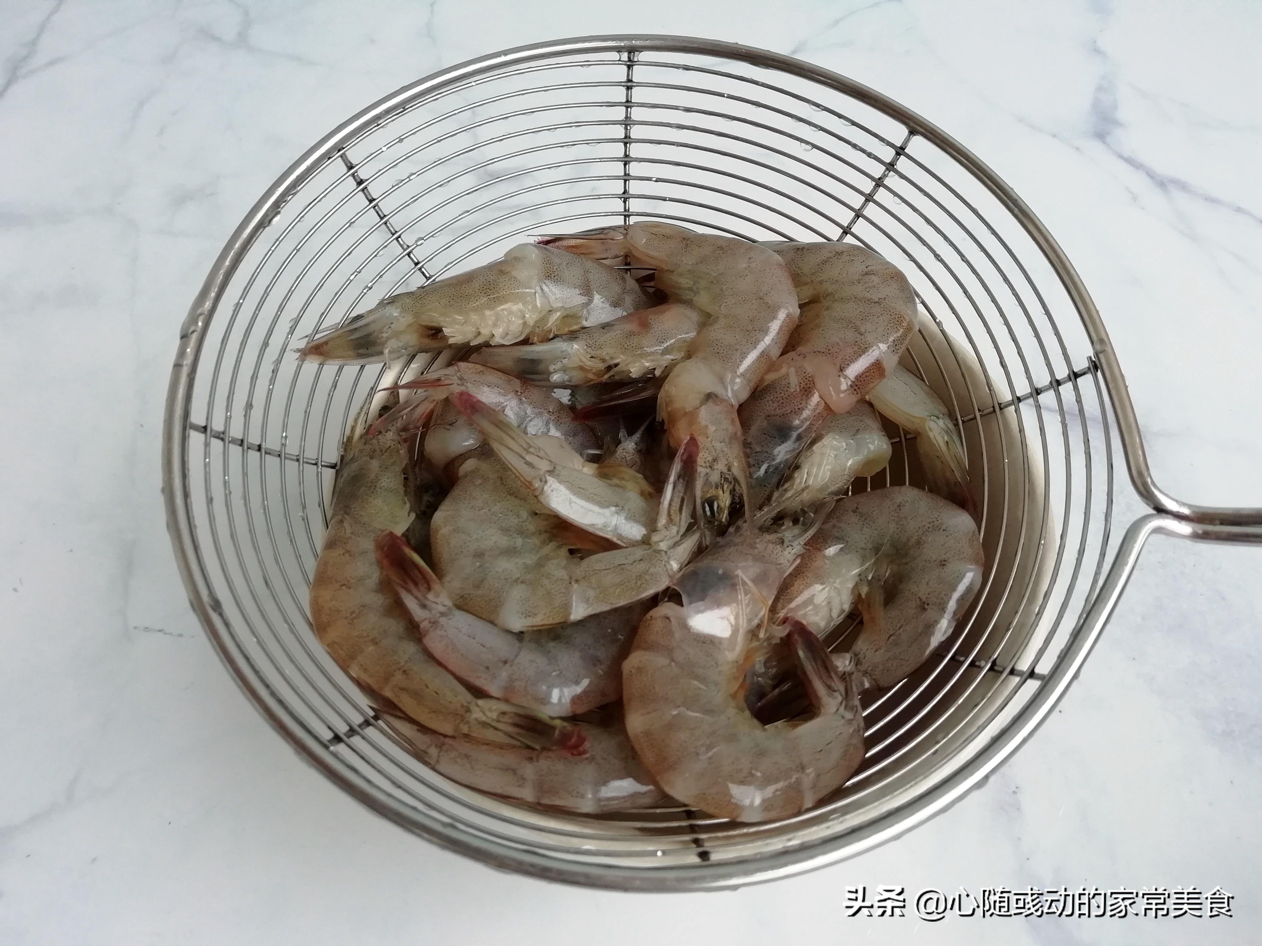 虾头到底能不能放心大胆吃,虾头里的脑能吃吗