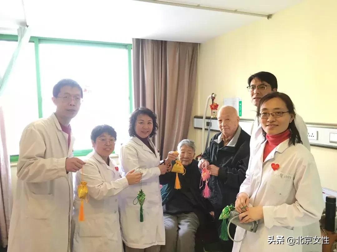 巾帼岗位巾帼标兵,巾帼风采巾帼力量巾帼担当