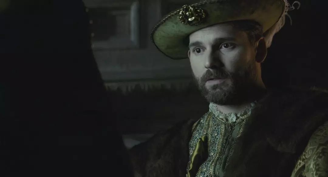 两大女神上演荒诞后宫对决，这片连龙套都是影帝！