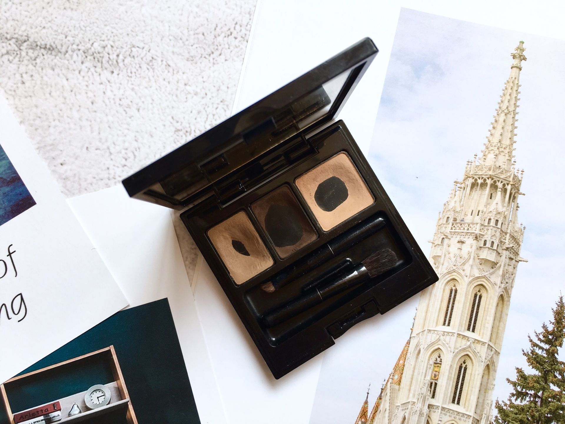 出门旅行必备化妆包,出门旅行的化妆包都带了什么