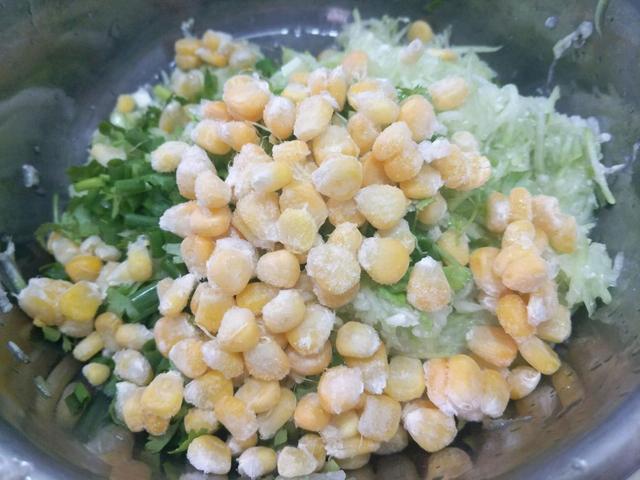 改善白发头，早餐就做这个饼给家人吃，豆渣变美味，做法特简单