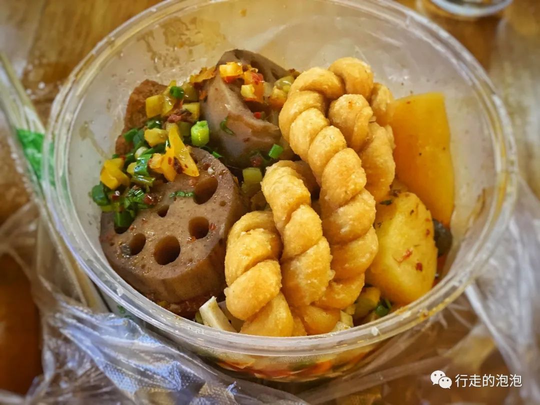 「岳阳攻略」被誉为“湖南夜宵扛把子”的烧烤城，还是小龙虾基地