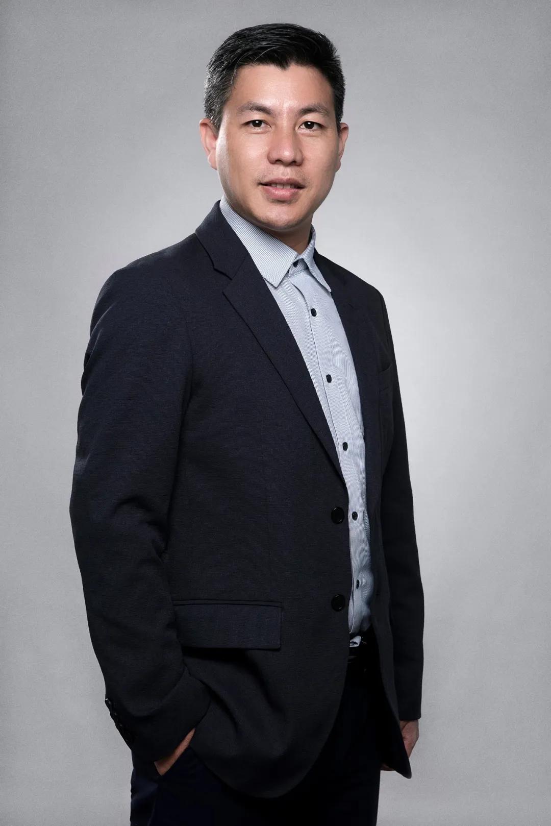 康业成央视采访,康自成普莱斯