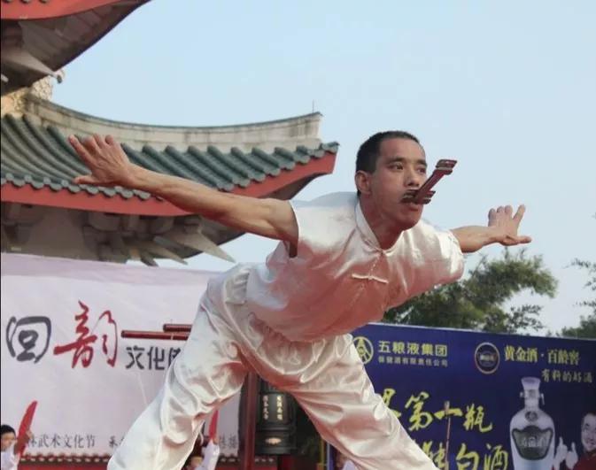 江湖卖药老头绝技,江湖打把式卖艺如何吆喝