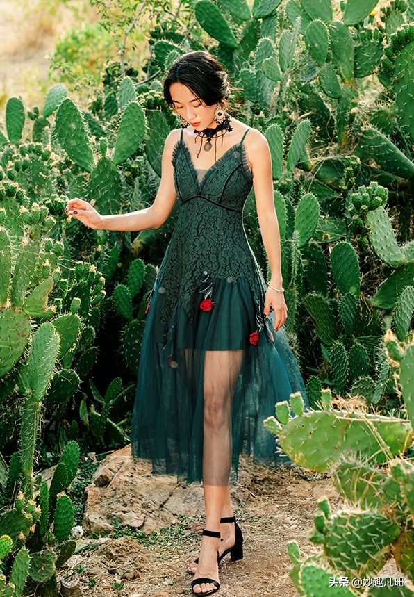 高端年会气质礼服推荐高级感,华丽设计感年会时尚轻奢高级礼服