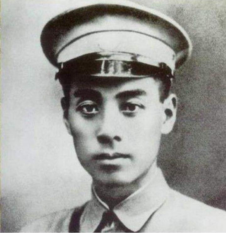 建国后，妇科医生劝*颖超邓**生娃，*颖超邓**思索后，为何说算了吧？