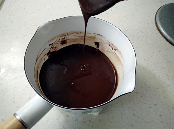 巧克力淋面蛋糕做法不用托盘,吃星空巧克力蛋糕淋面慕斯