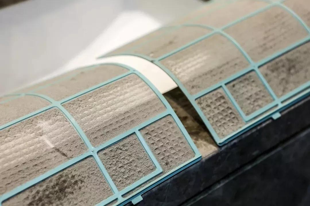 空调尘满,修理清洗空调