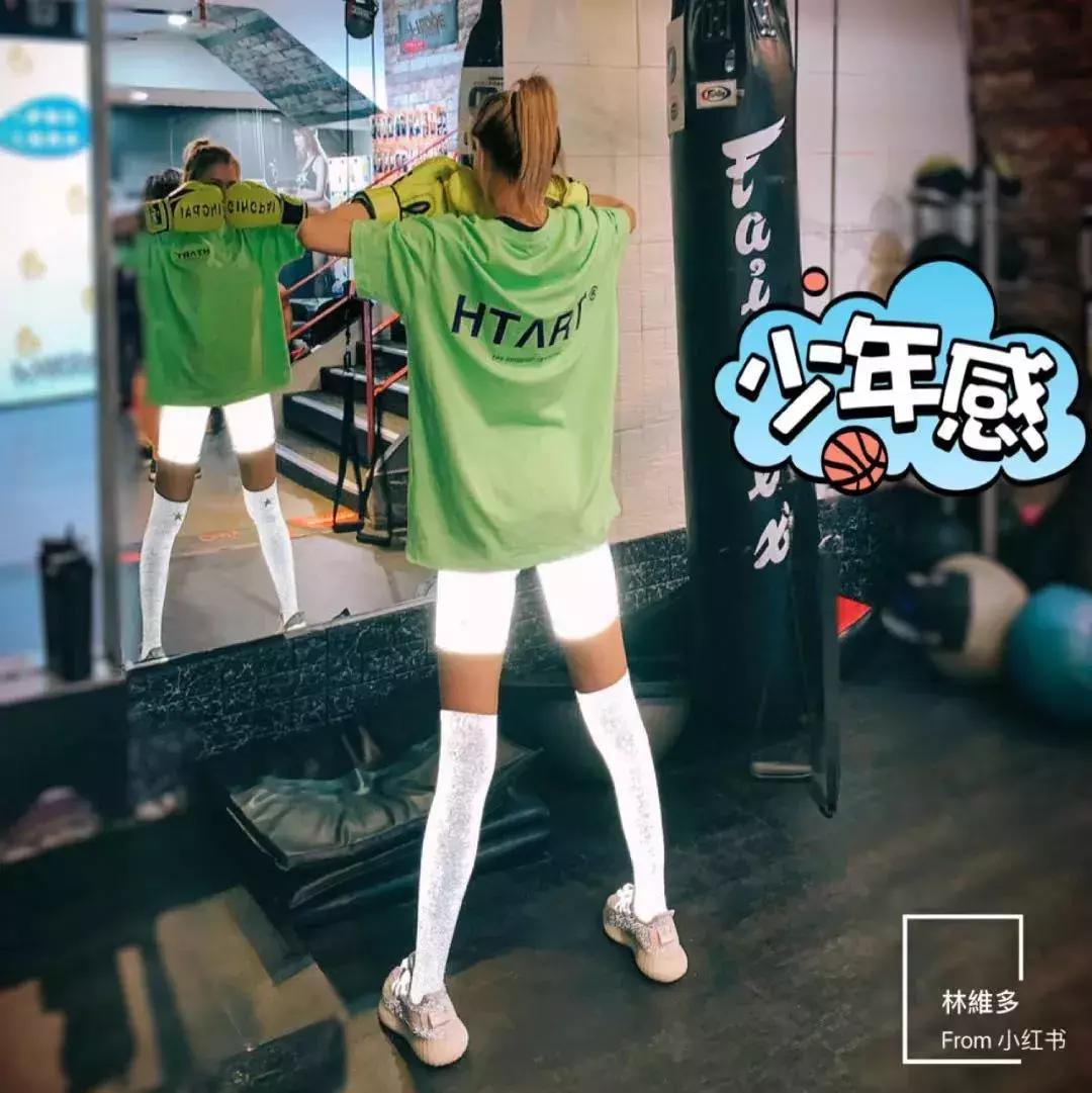 比黑丝妞还让人无法抵抗的,是这些穿球鞋的漂亮妹妹...