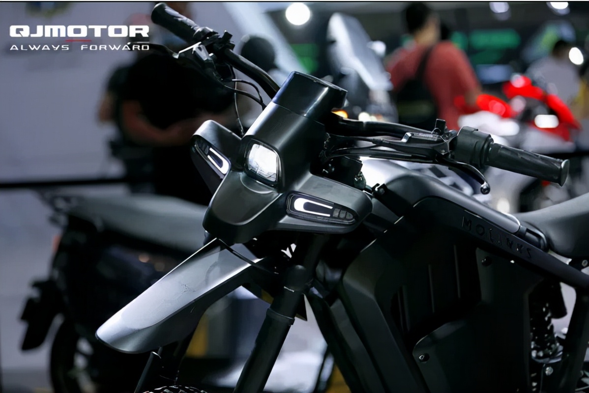 玩得就是这个范儿钱江旗下高端电摩崭露头角