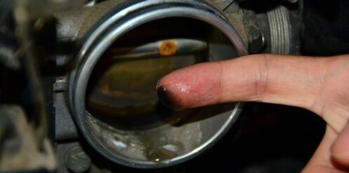 发动机高温引起发动机进水,发动机进水通常是哪几个地方进水