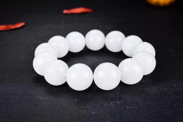 怎样区分和田玉的真假,怎样区分和田玉和石英石