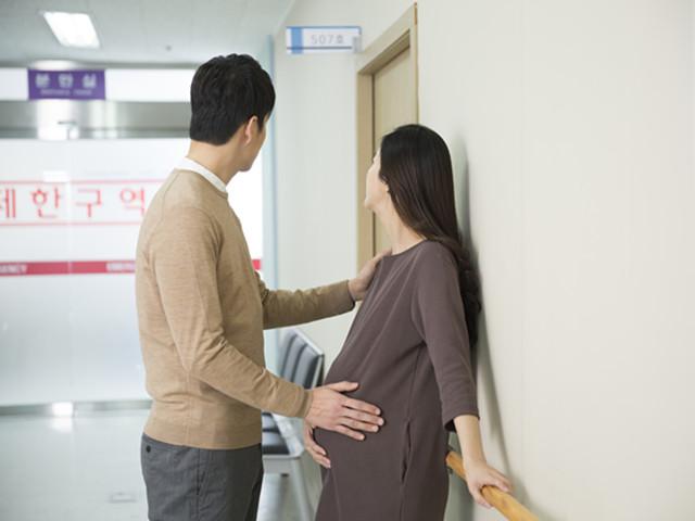 怀孕宝宝在保护妈妈,怀孕胎儿在肚子有几层保护