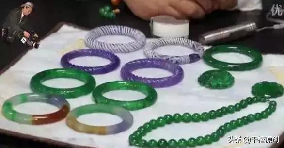 溥仪从紫禁城偷出400件宝贝!这件翡翠,据说都赶上马云身价了