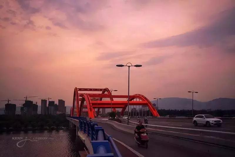 高铁直达西安旅游攻略,坐高铁到西安游古城墙和大雁塔